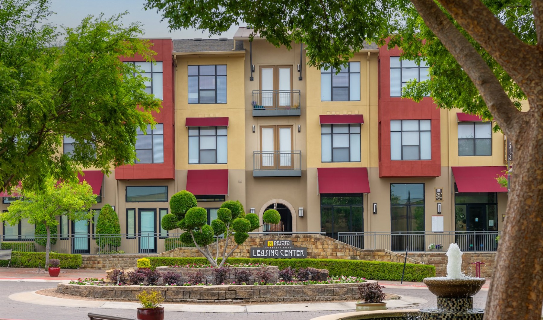 A Lifestyle of Comfort and Connection A Lifestyle of Comfort and Connection